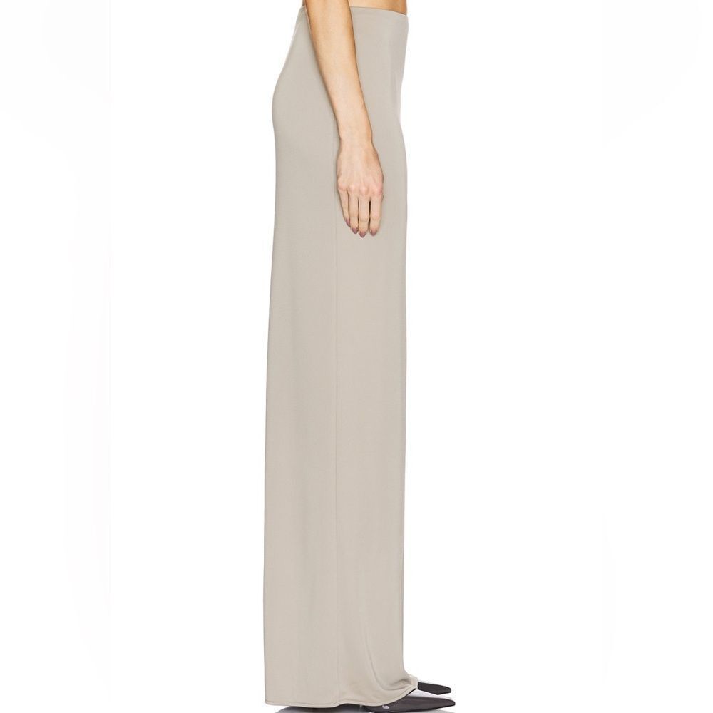NEW HELSA Matte Jersey Slim Skirt in Oyster - Picture 7 of 13